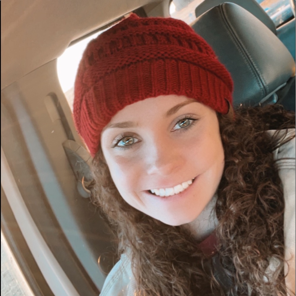 Meet your Posher, Emily